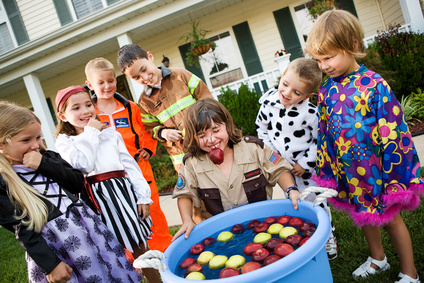 Halloween: Bobbing for Apple Game