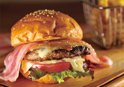 ポートランドバーガー(チーズ&ベーコン)フライドポテト付