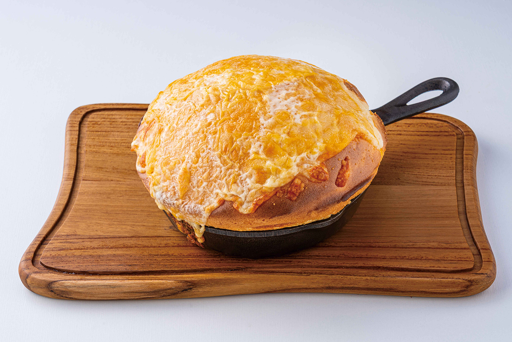 焼きカステラパンケーキ（チーズボルケーノ）