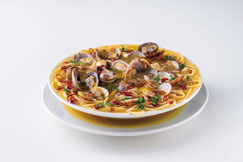 たっぷりあさりとにんにくのスープパスタ